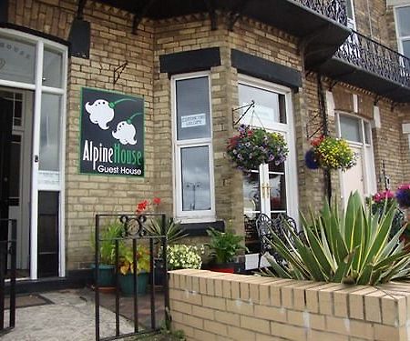 Alpine Guest House Мидлсбро Экстерьер фото